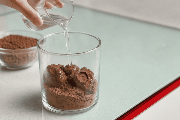 Cacao bị vón cục khi pha: 7 nguyên nhân thường gặp và cách khắc phục