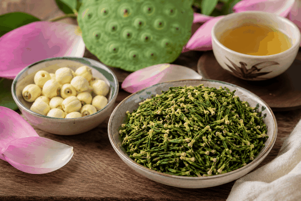 Tim Sen Kết Hợp Với Hạt Sen: Vì Sao Bộ Đôi Này Thường Xuất Hiện Trong Đồ Uống Thảo Mộc?