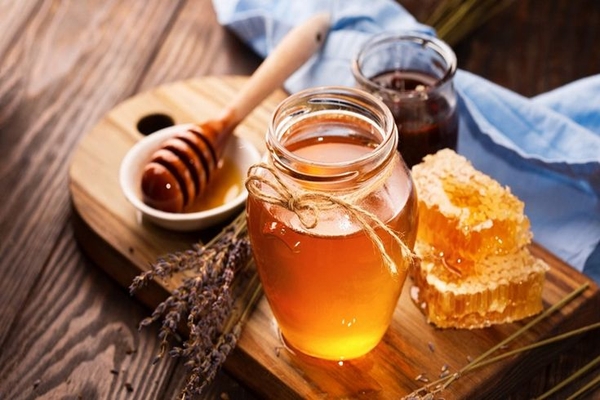 NHÂN SÂM NGÂM MẬT ONG: CÁCH LÀM ĐƠN GIẢN, DỄ THỰC HIỆN TẠI NHÀ
