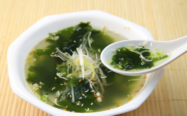 Rong biển nấu canh – Món ăn thanh đạm, dễ dùng trong bữa cơm gia đình