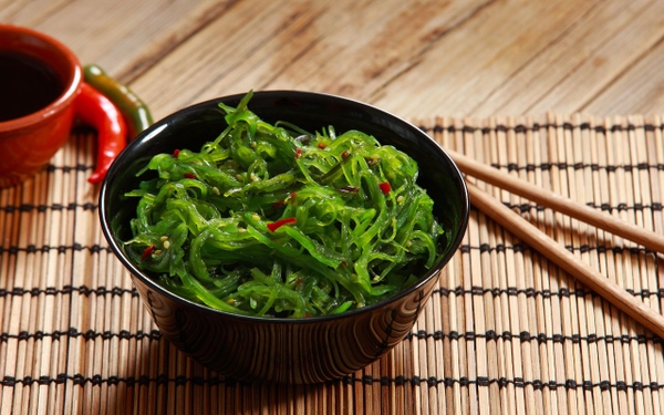 WAKAME – TẢO BIỂN QUEN THUỘC TRONG ẨM THỰC NHẬT BẢN