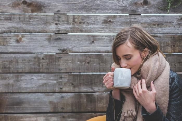 Trà Thanh Nhiệt Hoa Cúc Có Gì Đặc Biệt? Gợi Ý Cách Dùng Đúng Chuẩn