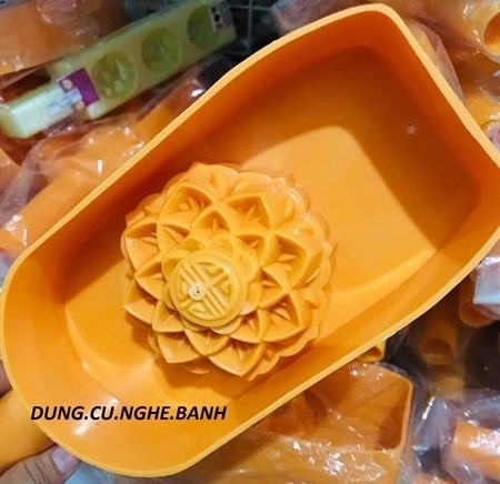 Khuôn Trung Thu Gõ - 200gr - Hoa Chữ