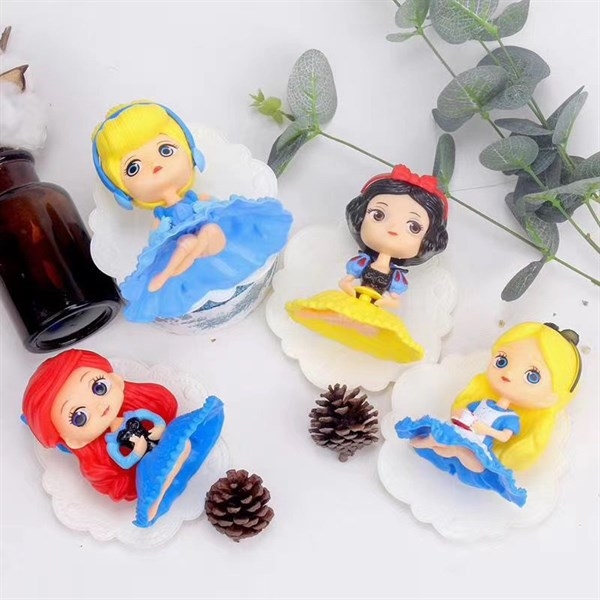 Tượng Công Chúa - Cô Gái - PKD - Búp Bê Ngồi - Tóc Vàng Tạp Dề