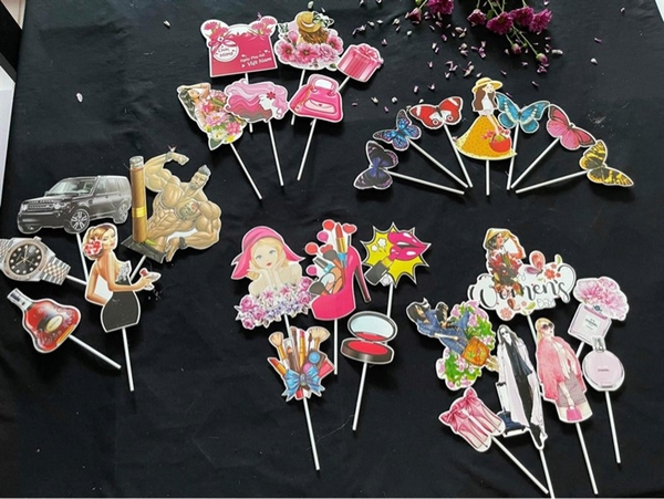 Set Cắm Cô Gái 20/10 Phụ Kiện Trang Trái Bánh