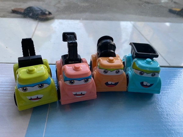 Set Xe Cộ Nhựa - PKD - Set 4 #1 - Tải Cẩu Móc 6cm