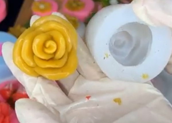 Khuôn Silicon - Hoa Hồng Nở - 5cm - Nở Trắng