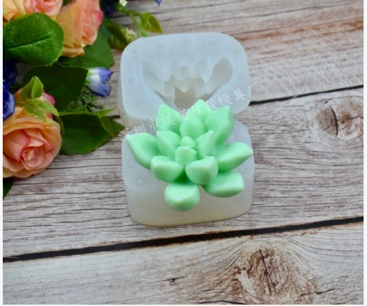 Khuôn Silicon - Sen Đá 13 Cánh - 6.7x4cm - Cánh Nhọn Mộng Nước