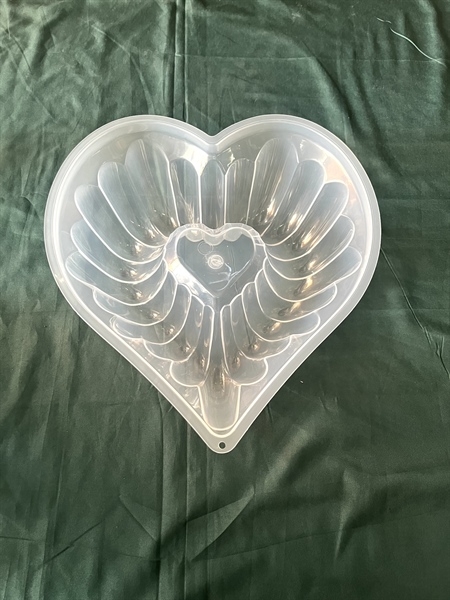 Khuôn Nhựa Trái Tim 25Cm cao 8Cm