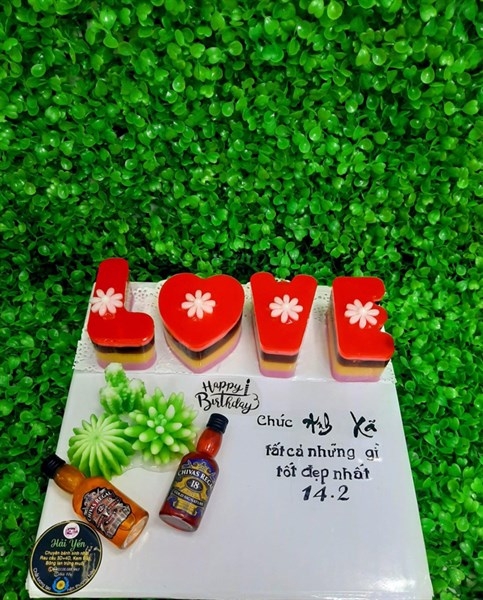 Ly Nhựa - Chữ LOVE - Không Hộp