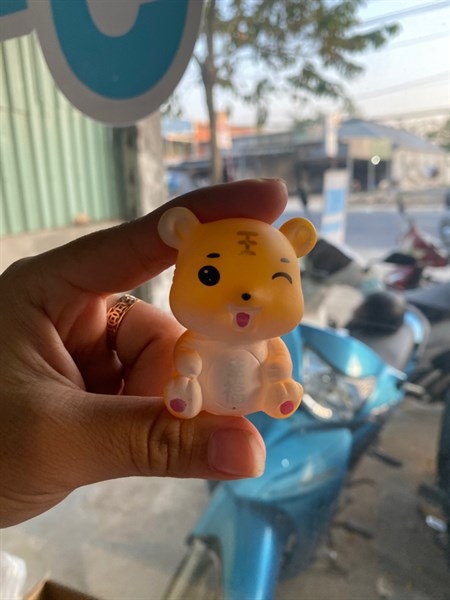 Con Hổ - Cọp Nhựa - PKD - Ngồi Cười Le Lưỡi