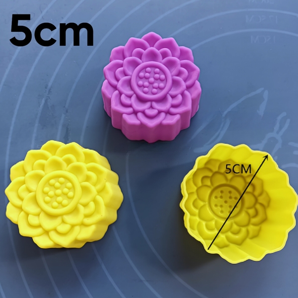 [10 cup] Khuôn Silicon - Cup Set 5cm - M63 Hoa Sen Cách Điệu