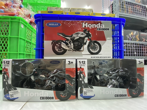 62206GW HỘP XE MH HONDA CB1000R 1:12 MÀU BẠC