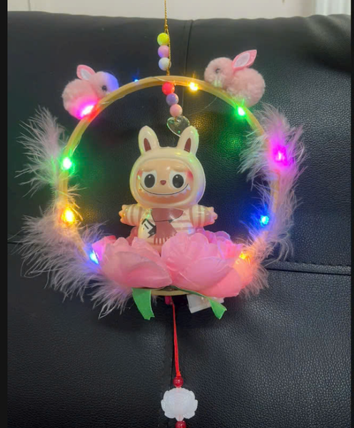 CB2222/TL VÒNG HOA THƠM LABUBU (LỒNG ĐÈN)