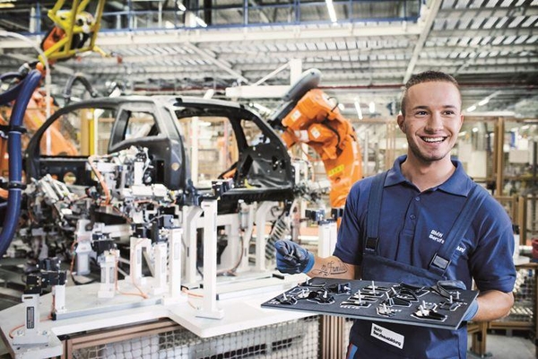 KHÁM PHÁ CƠ HỘI NGHỀ NGHIỆP VÀNG VỚI DU HỌC KÉP NGÀNH CƠ KHÍ - ĐIỆN TỬ TẠI ĐỨC