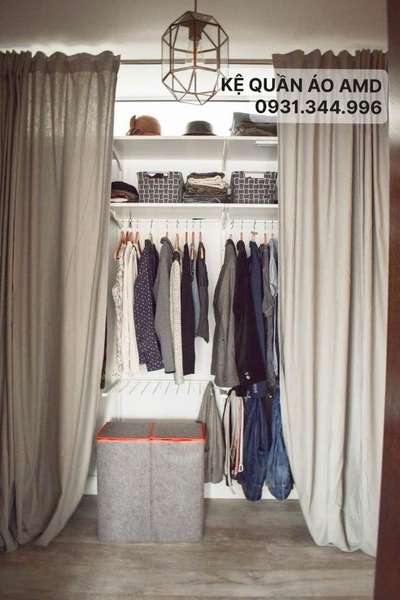 BỘ KỆ QUẦN ÁO AMD – “CỨU CÁNH” CHO HỘI ĐU IDOL ĐỒ NHIỀU KHÔNG KỂ