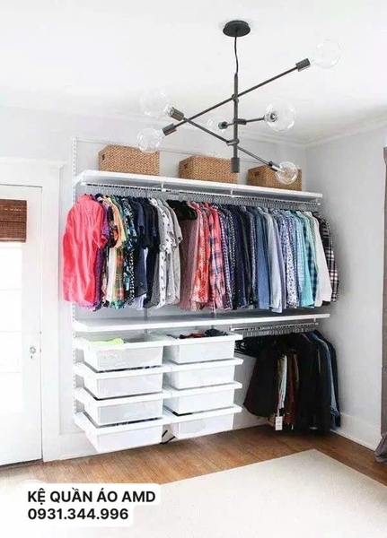 Vợ thích sắm đồ không phải là vấn đề... nếu trong nhà có bộ kệ quần áo AMD