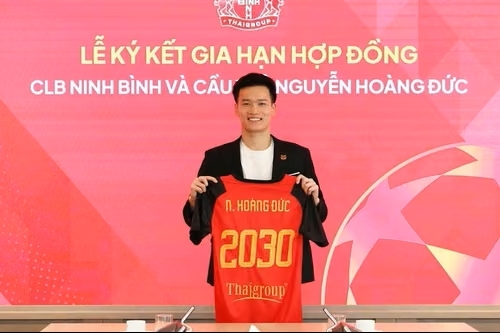 Tiền vệ Nguyễn Hoàng Đức ký hợp đồng mới, tiếp tục đồng hành cùng Ninh Bình đến năm 2030