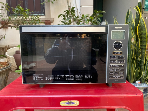 Lò vi sóng Toshiba ER-V18