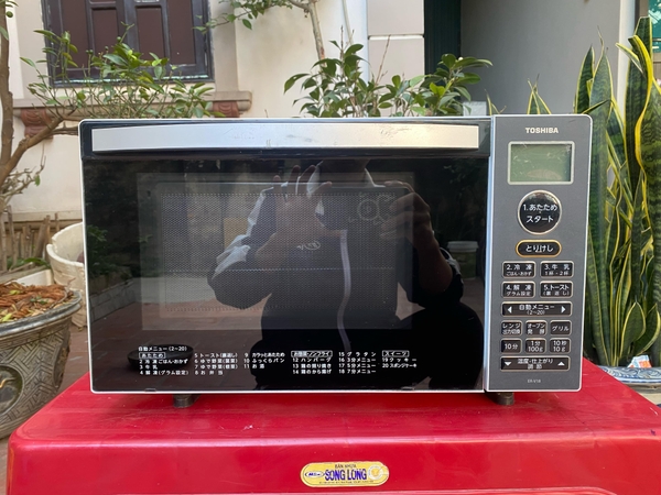 Lò vi sóng Toshiba ER-V18