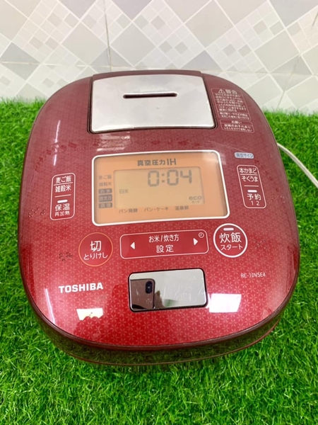 Nồi cơm áp suất hút chân không Toshiba RC-10SE4