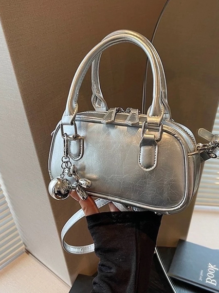 Túi đeo chéo hạt đậu kèm charm size 19cm HA543