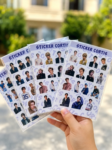 Sticker Cortis