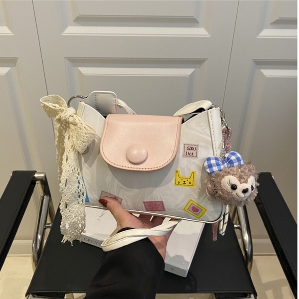 Túi đeo chéo cúc bấm size 22cm HA687