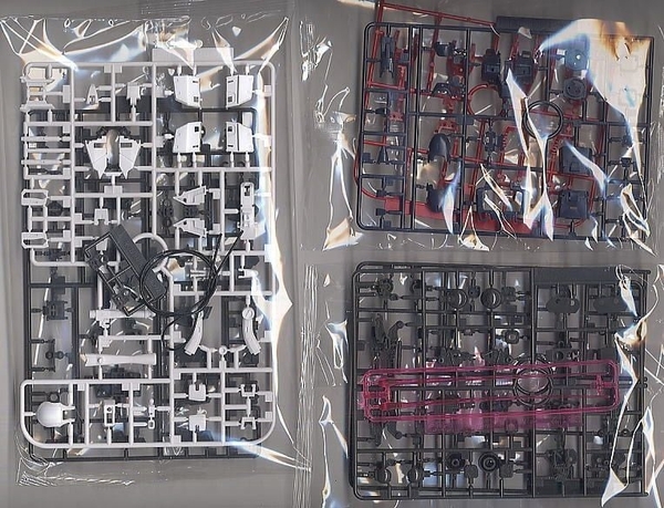 Mô Hình Lắp Ráp Gundam MG 1/100 CROSSBONE GUNDAM X-1 ver.Ka của Bandai Nhật Bản