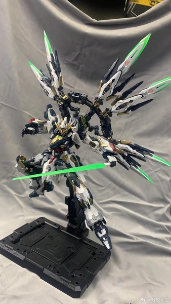 Mô Hình Lắp Ráp Apocalypse ( Khung xương kim loại, decal nước, đặt trước được tặng thêm 2 funnel và 1 phần quà bí ẩn )