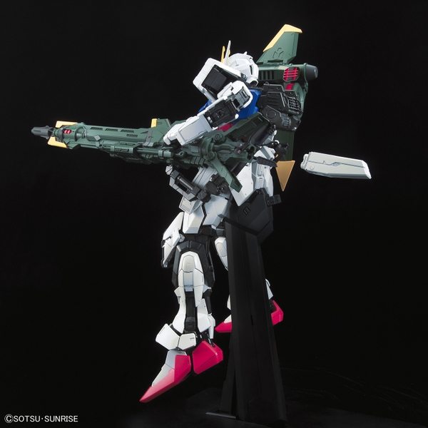 Mô Hình Lắp Ráp PG GAT-X105+AQM/E-YM1 Perfect Strike Gundam của Bandai Nhật bản (tặng kèm LED vàng)
