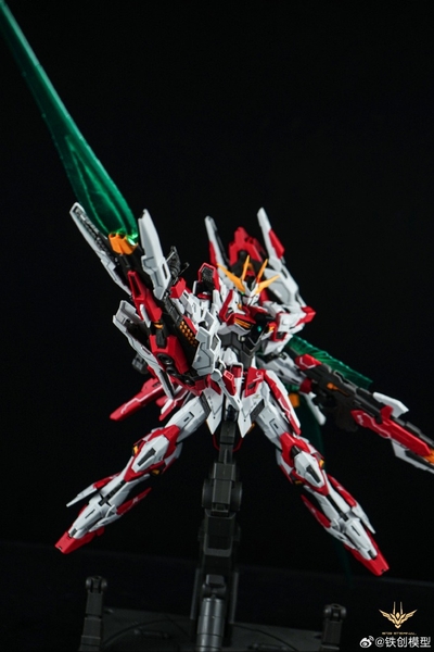 Mô hình lắp ráp TC-02 Start Eternal - Khung xương hợp kim (Tặng kèm bộ giáp màu xám, led, decal và base) của Iron Toys