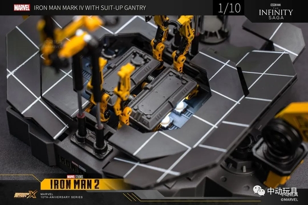 Mô Hình Ráp Sẵn Iron Man Mark 4 Suit-up Gantry scale 1:10 của ZDTOYS