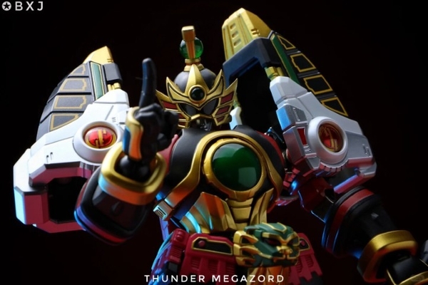 Mô Hình Ráp Sẵn Thunder Megazord Innovation Point của HASBRO