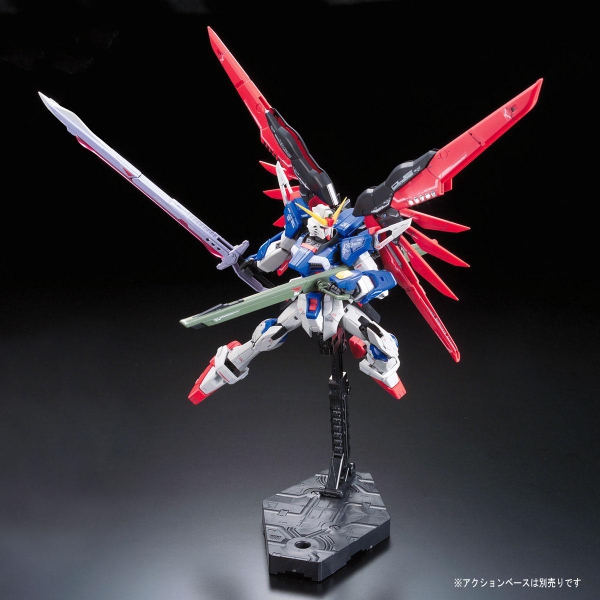 Mô hình lắp Ráp Gundam RG 11 Destiny Gundam 1/144 SEED Destiny của Bandai nhật bản