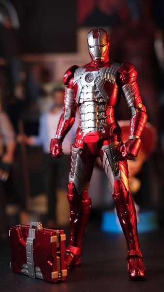 Mô Hình Ráp Sẵn Iron Man Mark V (MK5) Scale 1:10 của ZDTOYS