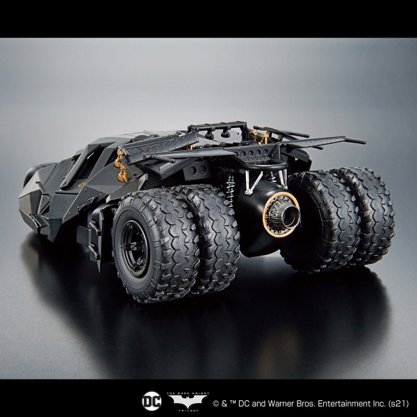 Mô Hình Lắp Ráp 1/35 SCALE MODEL KIT BATMOBILE (BATMAN BEGINS Ver.) của Bandai Nhật Bản