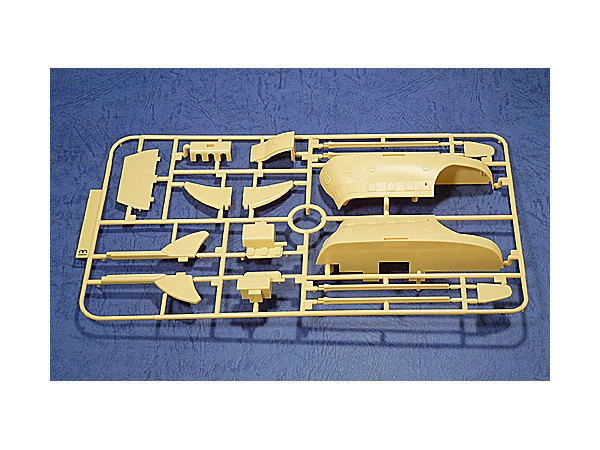 Mô Hình Lắp Ráp GRAND SHIP COLLECTION TRAFALGAR LAW'S SUBMARINE của Bandai nhật