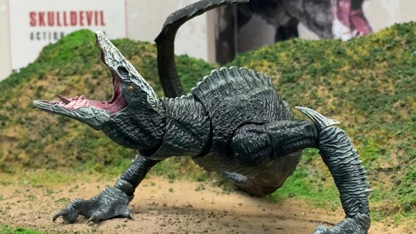 Mô Hình Ráp Sẵn Skullcrawler của Hiya toys