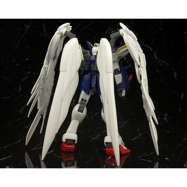 Mô hình Lắp Ráp Gundam RG 17 Wing Gundam Zero Custom EW 1/144 Gundam W EW của Bandai Nhật