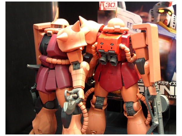 Mô Hình Lắp Ráp 1/48 Mega Size MS-06S Char's Zaku II của Bandai nhật bản