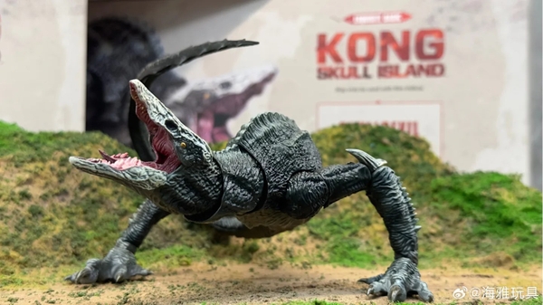 Mô Hình Ráp Sẵn Skullcrawler của Hiya toys