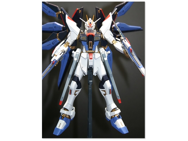 Mô Hình Lắp Ráp Gundam MG Strike Freedom 1/100 Gundam SEED Destiny của Bandai nhật bản
