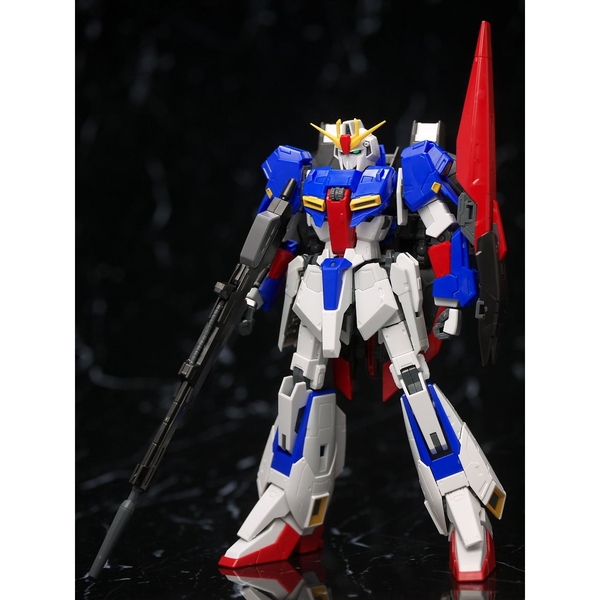 Mô Hình Lắp Ráp Gundam Bandai RG 10 Zeta Gundam 1/144 Z Gundam của Bandai Nhật
