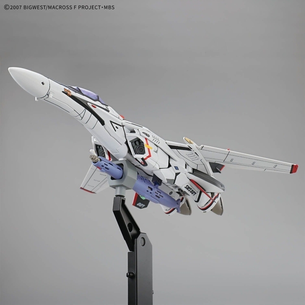 Mô Hình Lắp Ráp Gundam HG 1/100 VF-25F MESSIAH VALKYRIE ALTO CUSTOM của Bandai Nhật Bản