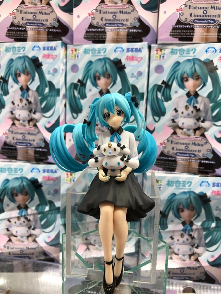 Mô Hình Hatsune Miku x Cinnamoroll Sumashi Ver. Premium Chokonose Figure Chính Hãng (SEGA)