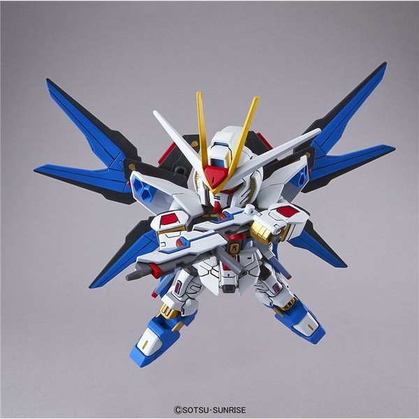 Mô Hình Lắp Ráp  SD GUNDAM EX-STANDARD STRIKE FREEDOM GUNDAM Chính Hãng Bandai
