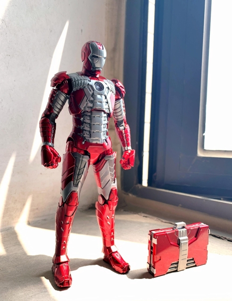 Mô Hình Ráp Sẵn Iron Man Mark V (MK5) Scale 1:10 của ZDTOYS
