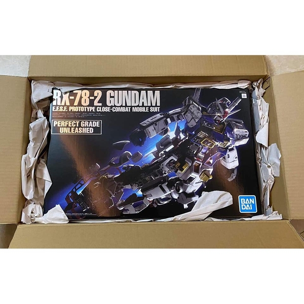 MÔ HÌNH LẮP RÁP PG 1/60 RX-78-2 GUNDAM UNLEASHED