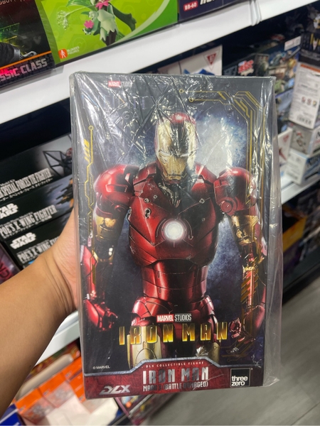 Marvel Studios: The Infinity Saga - DLX Iron Man Mark 3 (Battle Damaged)